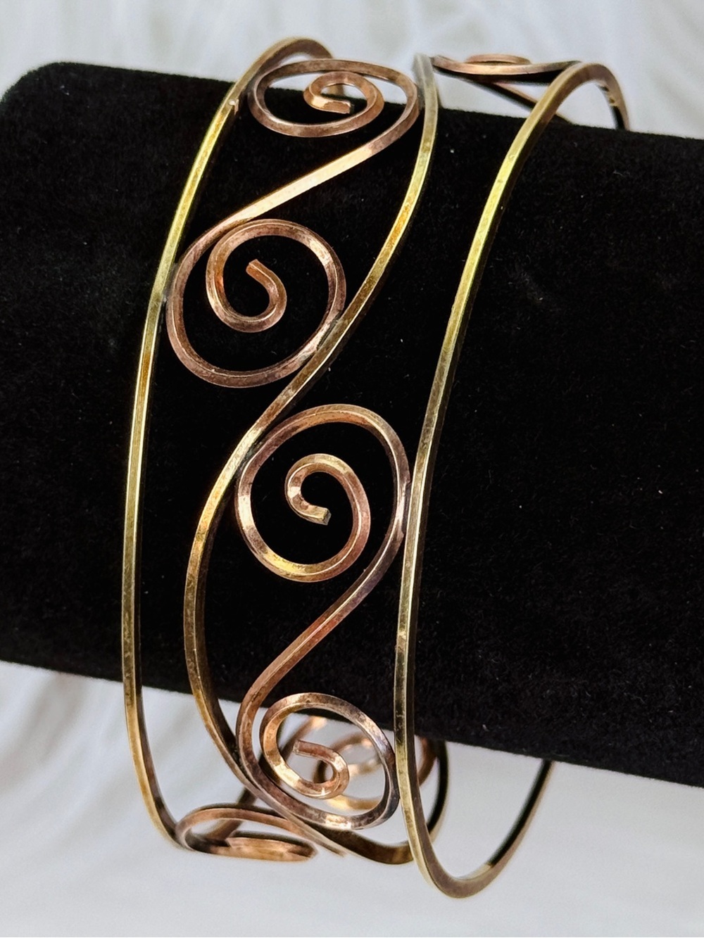 Vintage wire intricate, aged metal coppertone cuff bracelet